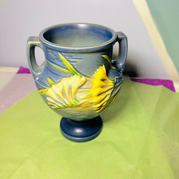 Vintage Roseville Vase - Picture 2 of 8